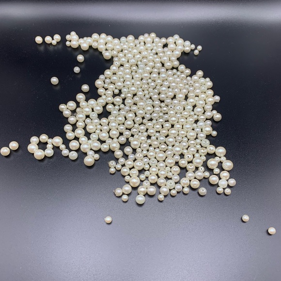 Pearl Beads. Assorted sizes. - Picture 2 of 2